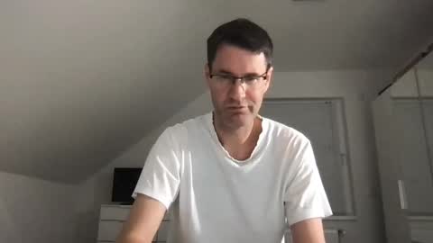 Snapshot of zzz123_cam chatting on December 21, 4:25 pm zzz123_cam online show from December 21, 4:25 pm