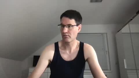 Snapshot of zzz123_cam chatting on December 29, 4:08 pm zzz123_cam online show from December 29, 4:08 pm