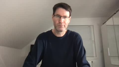 Snapshot of zzz123_cam chatting on January 10, 3:27 pm zzz123_cam online show from January 10, 3:27 pm