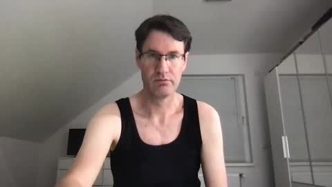 Snapshot of zzz123_cam chatting on February 21, 4:37 pm zzz123_cam online show from February 21, 4:37 pm