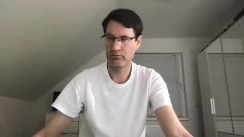 Snapshot of zzz123_cam chatting on February 23, 3:51 pm zzz123_cam online show from February 23, 3:51 pm