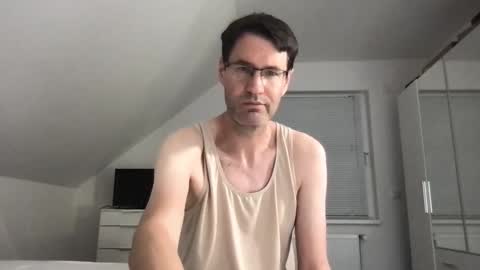 Snapshot of zzz123_cam chatting on September 13, 3:56 pm zzz123_cam online show from September 13, 3:56 pm