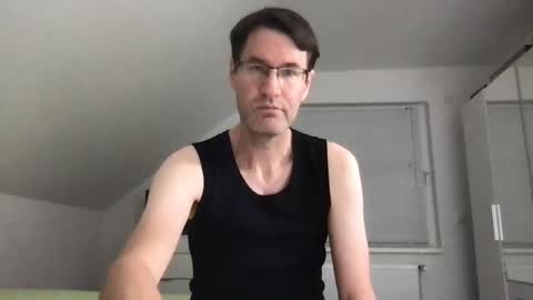 Snapshot of zzz123_cam chatting on October 5, 3:21 pm zzz123_cam online show from October 5, 3:21 pm