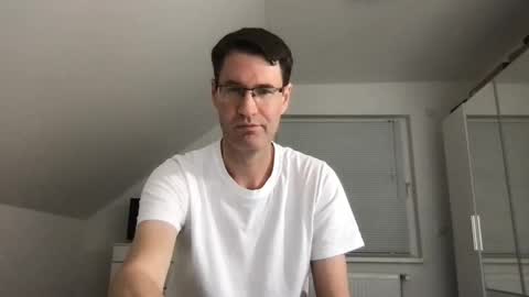 Snapshot of zzz123_cam chatting on November 21, 4:27 pm zzz123_cam online show from November 21, 4:27 pm