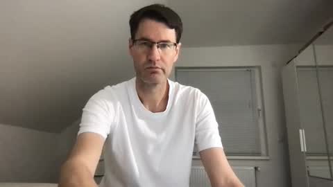 Snapshot of zzz123_cam chatting on November 29, 4:10 pm zzz123_cam online show from November 29, 4:10 pm