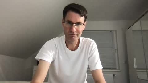 Snapshot of zzz123_cam chatting on December 2, 4:35 pm zzz123_cam online show from December 2, 4:35 pm