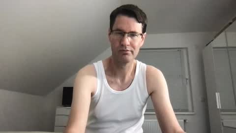 Snapshot of zzz123_cam chatting on December 14, 3:50 pm zzz123_cam online show from December 14, 3:50 pm