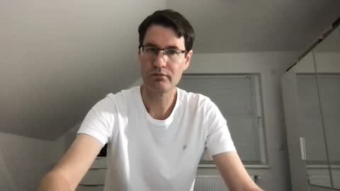 Snapshot of zzz123_cam chatting on December 21, 3:41 pm zzz123_cam online show from December 21, 3:41 pm