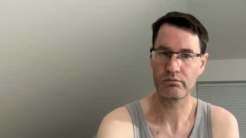 Snapshot of zzz123_cam chatting on February 8, 4:21 pm zzz123_cam online show from February 8, 4:21 pm