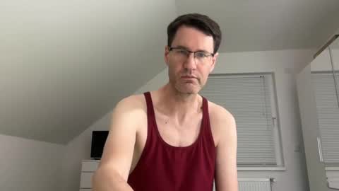 Snapshot of zzz123_cam chatting on February 22, 4:27 pm zzz123_cam online show from February 22, 4:27 pm