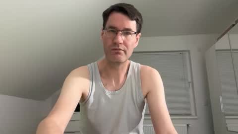 Snapshot of zzz123_cam chatting on February 27, 10:43 pm zzz123_cam online show from February 27, 10:43 pm