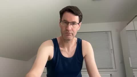 Snapshot of zzz123_cam chatting on March 8, 3:38 pm zzz123_cam online show from March 8, 3:38 pm