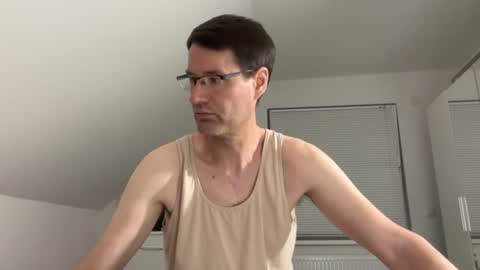 Snapshot of zzz123_cam chatting on July 1, 3:01 pm zzz123_cam online show from July 1, 3:01 pm