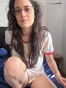 Snapshot of Lunaabbey chatting on June 4, 7:14 am Lunaabbey online show from June 4, 7:14 am