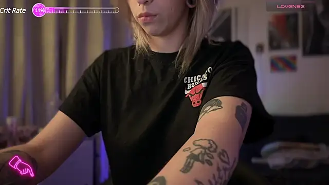 Mannarie Madsinn online show from December 11, 11:32 pm