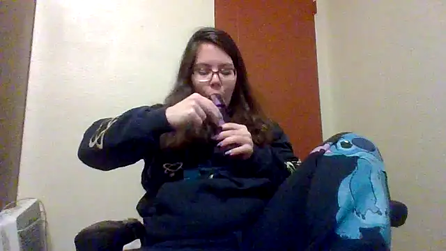 Snapshot of LacieStar chatting on December 11, 9:55 pm LacieStar online show from December 11, 9:55 pm