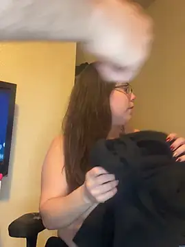 Snapshot of LacieStar chatting on December 16, 2:04 am LacieStar online show from December 16, 2:04 am