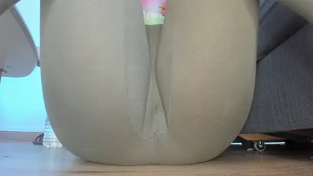 Snapshot of Squirtlady38 chatting on July 4, 8:20 am Squirtlady38 online show from July 4, 8:20 am