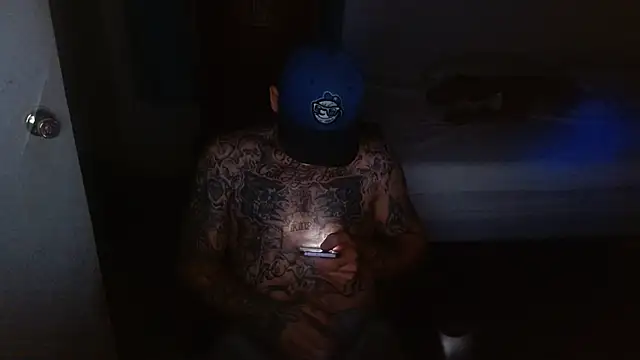 Snapshot of DADDY_KANE8--- chatting on November 21, 11:20 am DADDY KANE8--- online show from November 21, 11:20 am