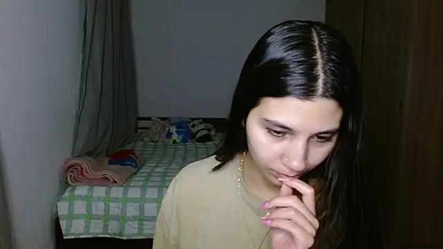 Snapshot of mia__lopez_ chatting on October 17, 1:31 am mia lopez online show from October 17, 1:31 am