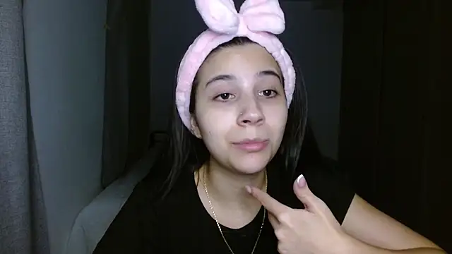 Snapshot of mia__lopez_ chatting on November 13, 4:11 am mia lopez online show from November 13, 4:11 am