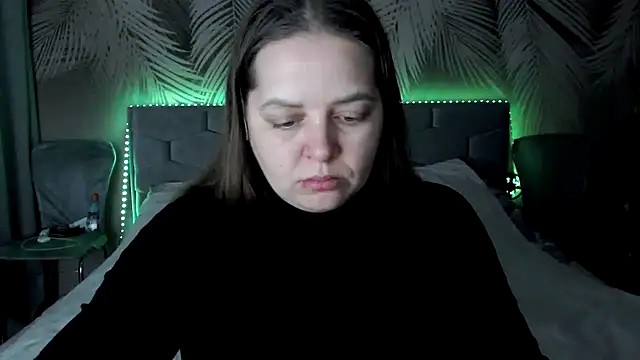 uliastar online show from December 18, 7:03 am