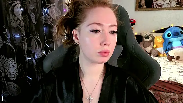 TinaBrook online show from March 25, 5:02 am