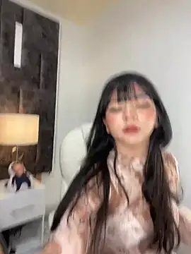 Snapshot of Petit-Rosse chatting on March 12, 10:17 pm Petit-Rosse online show from March 12, 10:17 pm