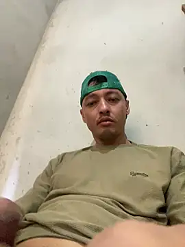 alexsandropllt online show from May 4, 3:19 pm