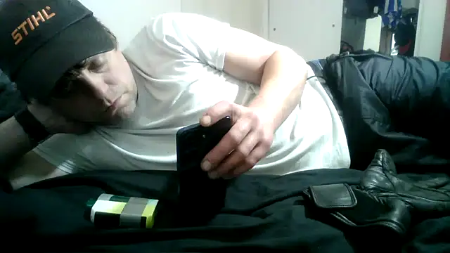 Snapshot of BoneDaddy2 chatting on April 16, 6:36 am BoneDaddy2 online show from April 16, 6:36 am