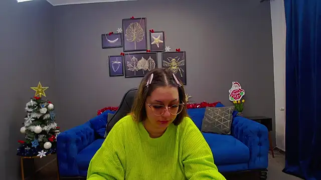 Katewalker  online show from December 13, 9:20 pm