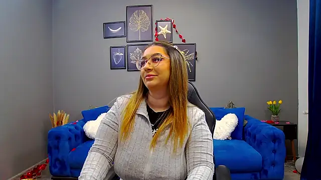 Katewalker  online show from February 13, 6:05 pm