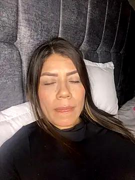 Snapshot of martina_contreras chatting on November 1, 8:05 am martina contreras online show from November 1, 8:05 am