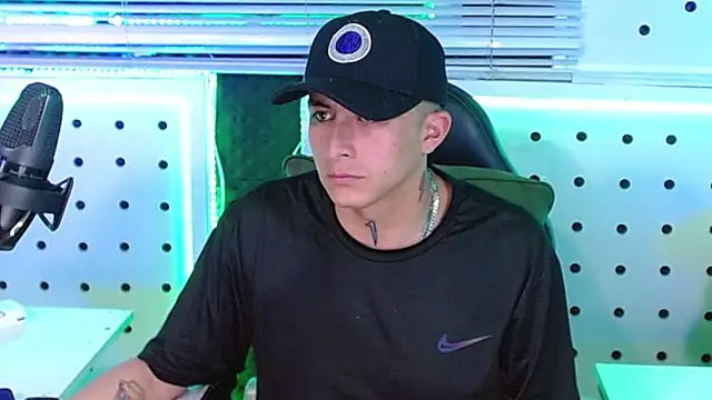 Darko0717 online show from December 18, 2:50 am