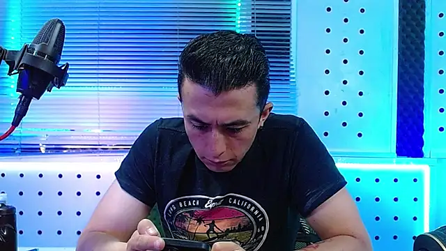 Darko0717 online show from March 28, 2:38 pm