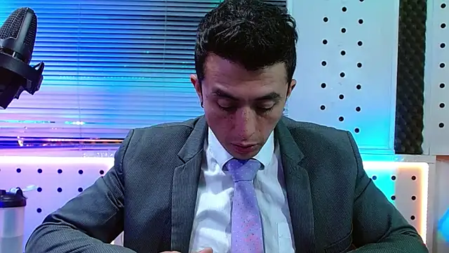 Darko0717 online show from April 8, 1:11 pm