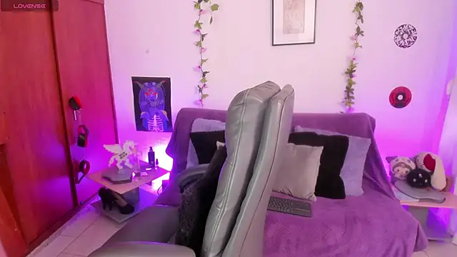 Cata green online show from November 10, 7:57 pm