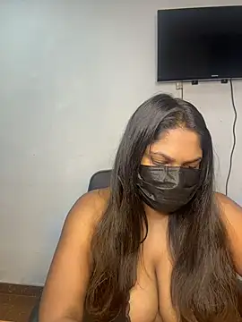 Snapshot of Black_Beauty997 chatting on November 17, 5:41 pm Black Beauty997 online show from November 17, 5:41 pm