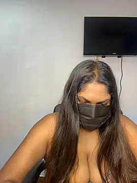 Snapshot of Black_Beauty997 chatting on November 23, 9:31 am Black Beauty997 online show from November 23, 9:31 am