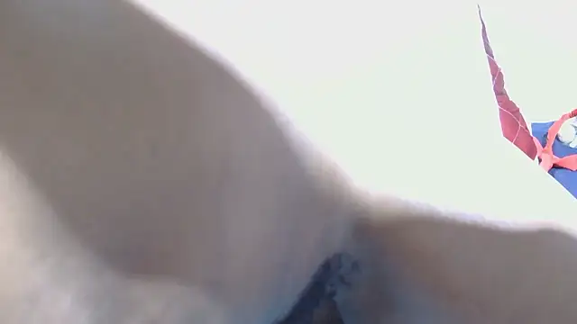 sluttylaura21 online show from January 10, 5:42 am