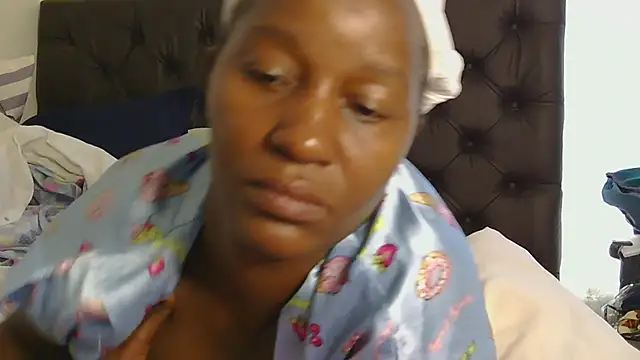 sluttylaura21 online show from February 2, 6:12 am