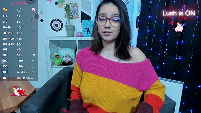 Snapshot of alexysgray chatting on December 11, 2:11 pm alexysgray online show from December 11, 2:11 pm