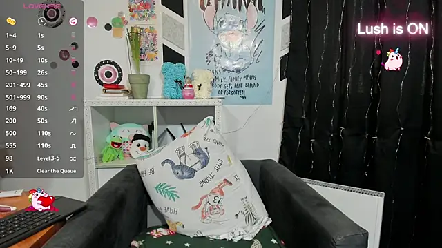 Snapshot of alexysgray chatting on December 18, 2:38 pm alexysgray online show from December 18, 2:38 pm