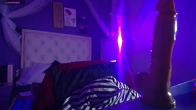 Snapshot of samanthaanderson_ chatting on December 13, 5:43 pm samanthaanderson online show from December 13, 5:43 pm