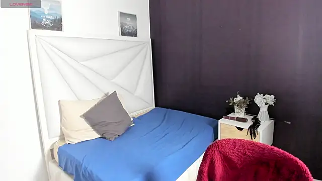 Snapshot of samanthaanderson_ chatting on September 22, 9:17 pm samanthaanderson online show from September 22, 9:17 pm