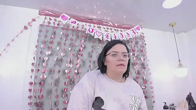 Snapshot of anette_cooper chatting on February 7, 3:32 am anette cooper online show from February 7, 3:32 am