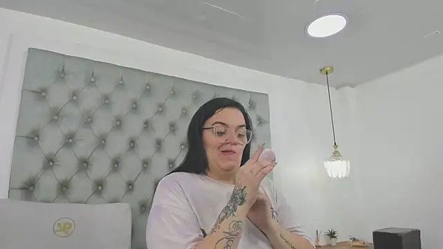 anette cooper online show from April 8, 3:06 am