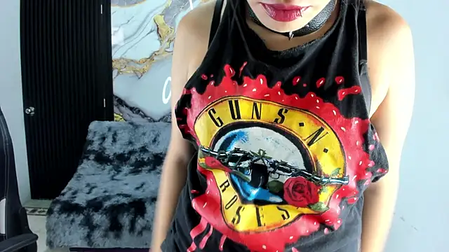 Snapshot of criss_21_ chatting on February 19, 7:59 pm criss 21 online show from February 19, 7:59 pm