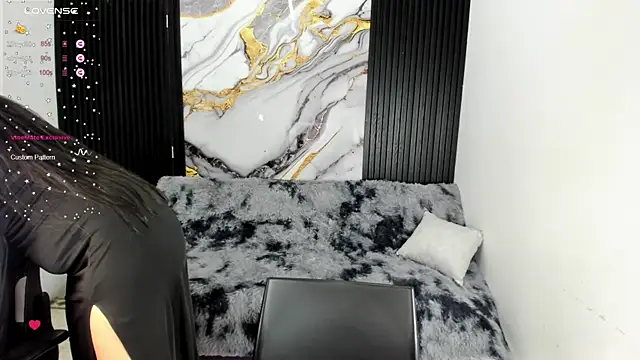 Snapshot of criss_21_ chatting on March 15, 3:07 am criss 21 online show from March 15, 3:07 am