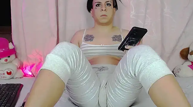 Snapshot of RosesValentina chatting on February 16, 6:43 am RosesValentina online show from February 16, 6:43 am